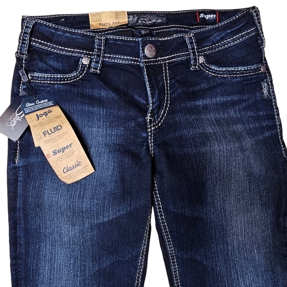 SILVER Suki Super Stretch Mid Rise Relaxed Hip & Thigh Skinny Leg Dark Wash Jean - Picture 14 of 16